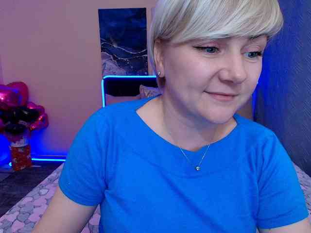 Blond-Pearl webcam