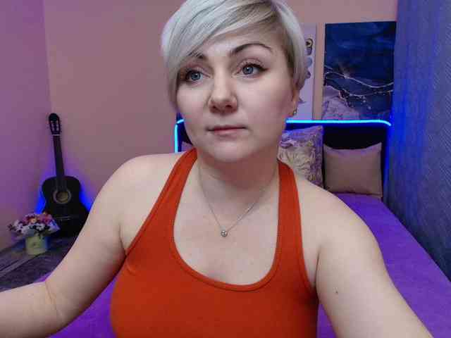 Blond_Pearl webcam