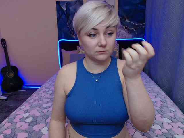 Blond_Pearl webcam