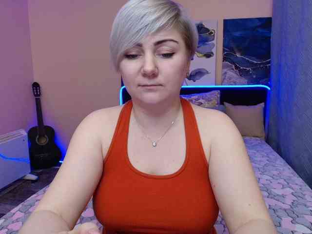 Blond_Pearl webcam