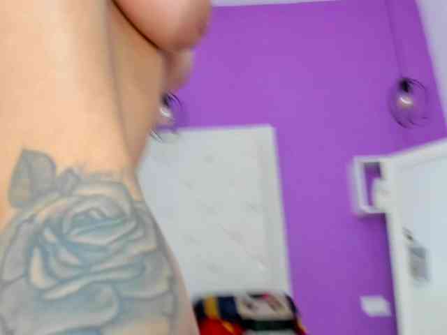 sofia-hot9 Live Webcam on BongaCams