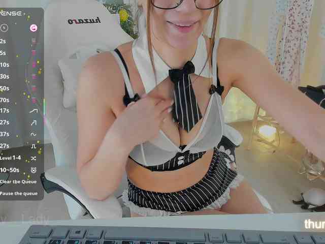 LuckyLady01 webcam