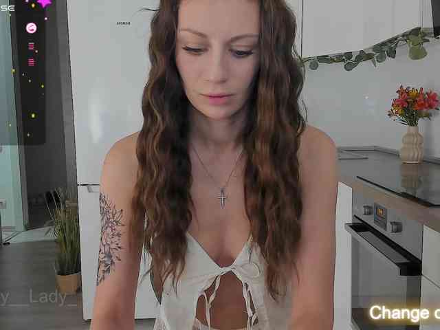 LuckyLady01 webcam