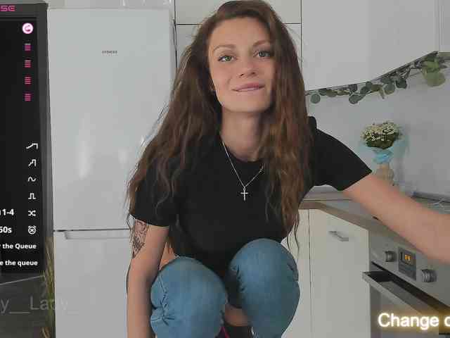 LuckyLady01 webcam