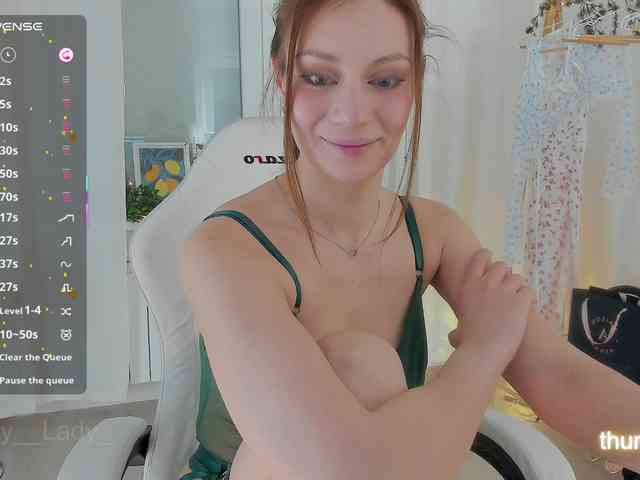 LuckyLady01 webcam