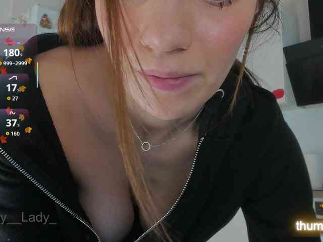 LuckyLady01 webcam