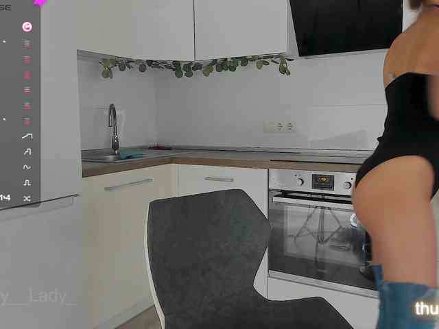 LuckyLady01 webcam