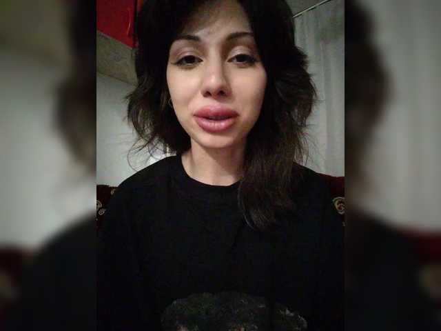 Tinablackkk's BongaCams show and profile