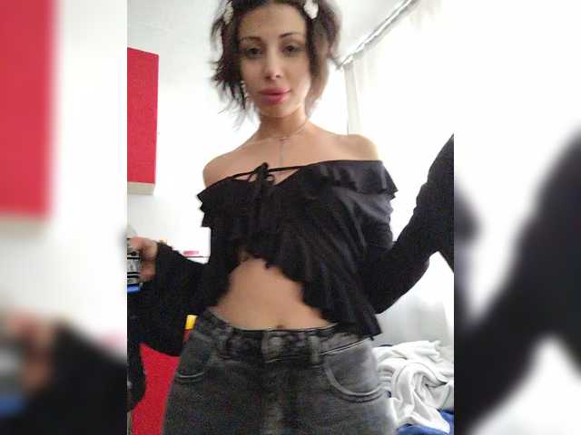 Tinablackkk's BongaCams show and profile