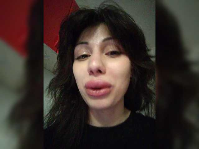 Tinablackkk's BongaCams show and profile