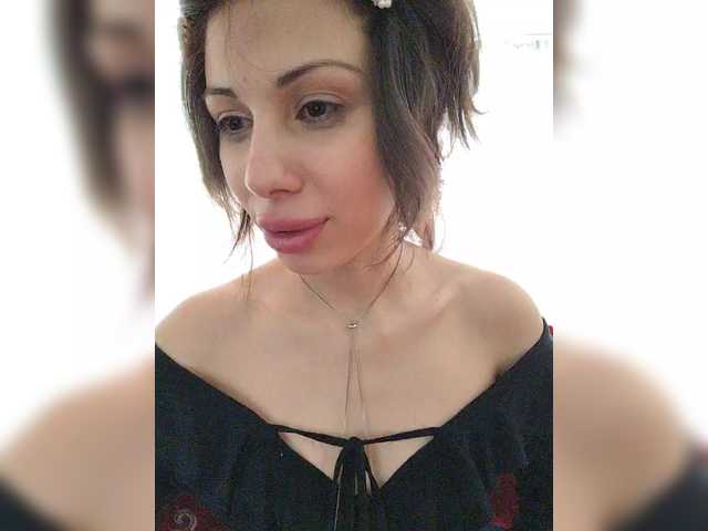 Tinablackkk's BongaCams show and profile