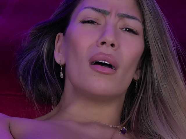 SophiaPotts's BongaCams show and profile