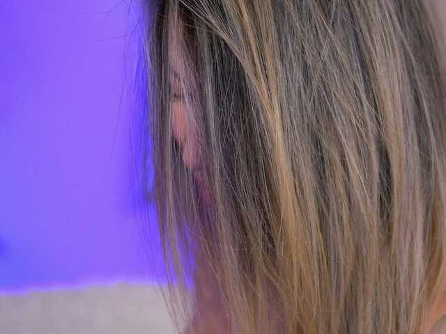 SophiaPotts's BongaCams show and profile