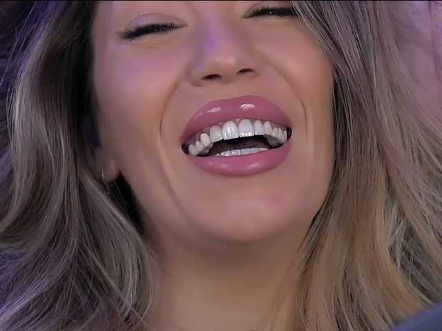 SophiaPotts's BongaCams show and profile