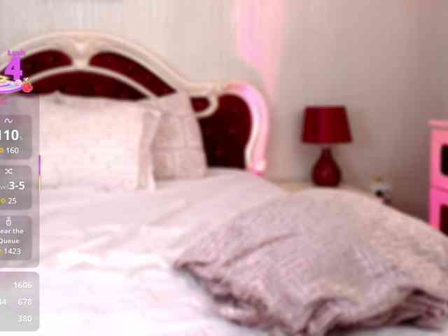 AprilGold18 Live Webcam on BongaCams
