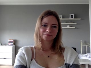 kissMillie Porn Show