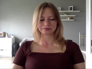 kissMillie Porn Show