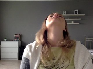 kissMillie Porn Show