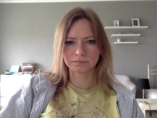 kissMillie Porn Show