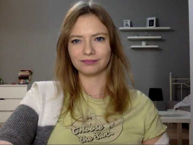 kissMillie webcam