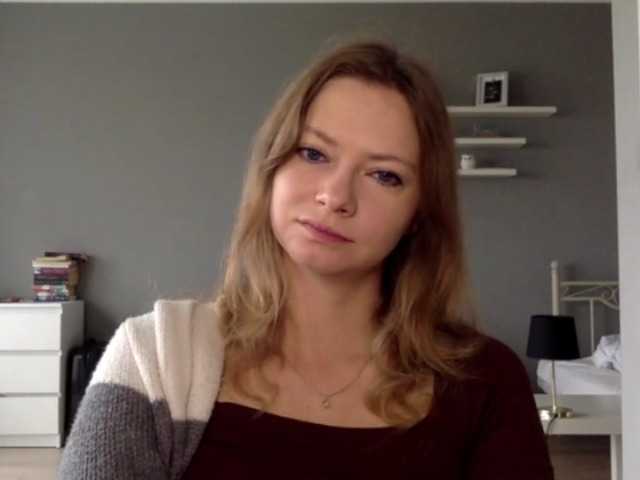 kissMillie webcam