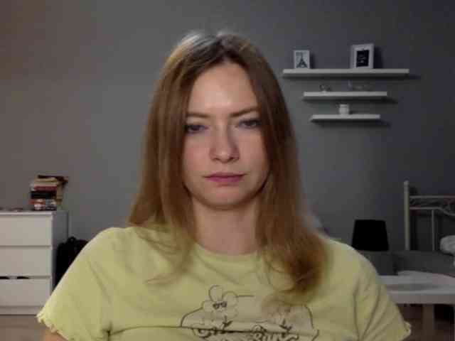 kissMillie webcam
