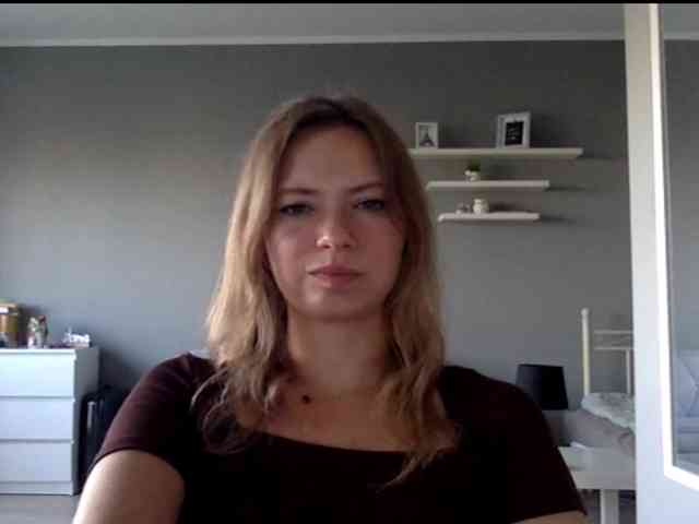 kissMillie webcam