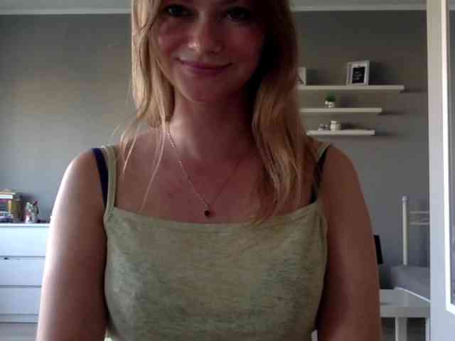 kissMillie webcam
