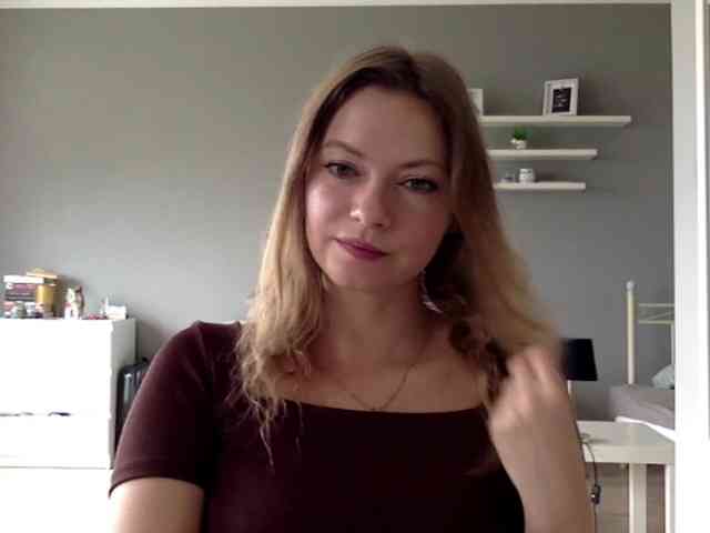 kissMillie webcam