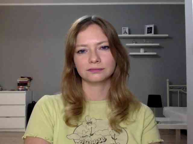 kissMillie webcam