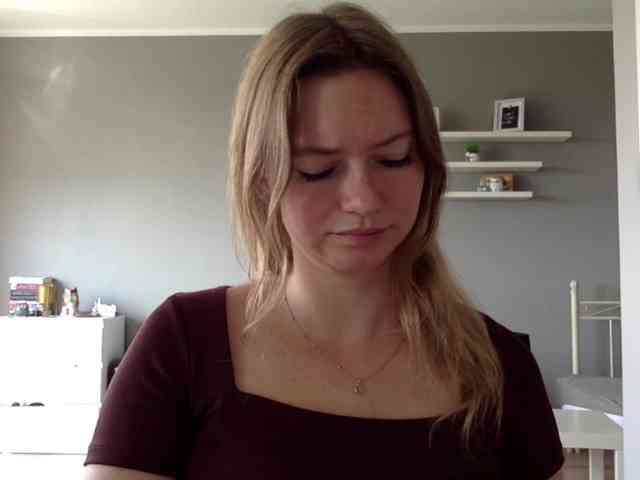 kissMillie webcam