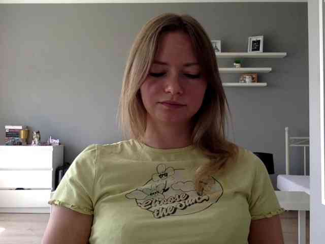 kissMillie webcam