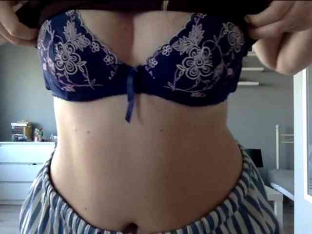 kissMillie webcam