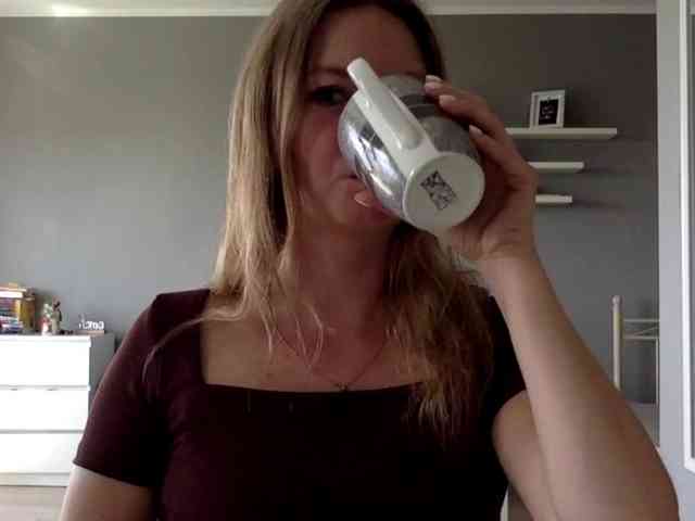 kissMillie webcam
