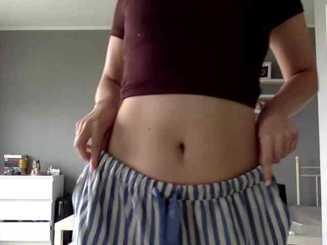 kissMillie webcam