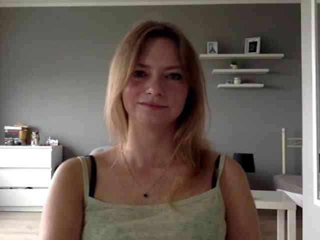kissMillie webcam