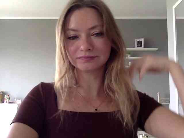 kissMillie webcam