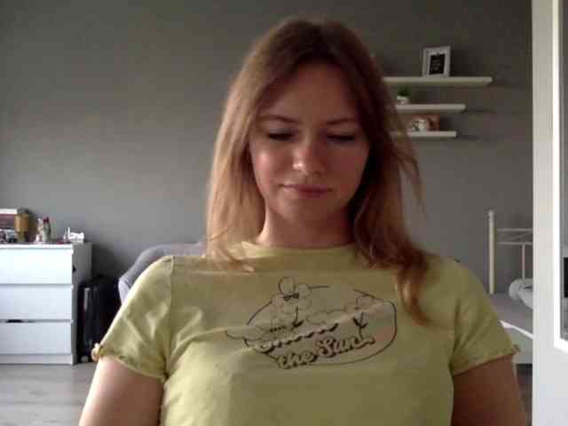 kissMillie webcam