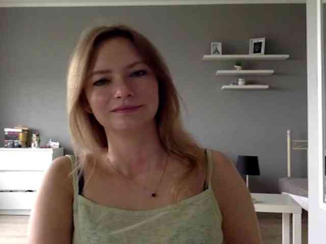 kissMillie webcam