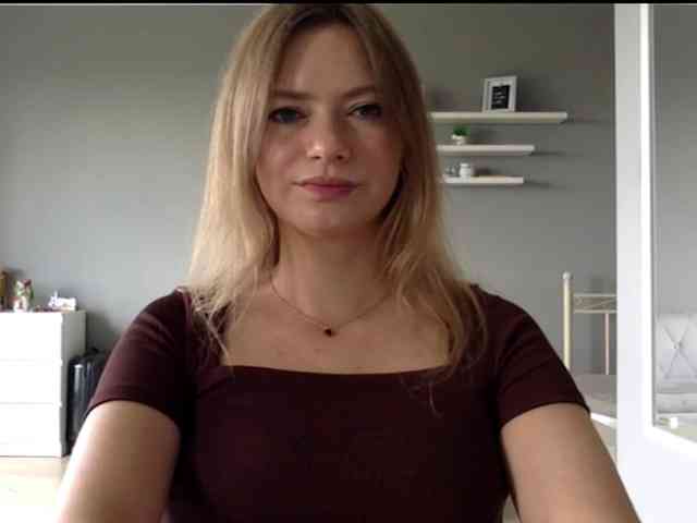 kissMillie webcam