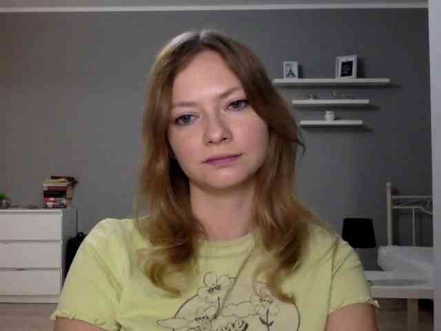 kissMillie webcam
