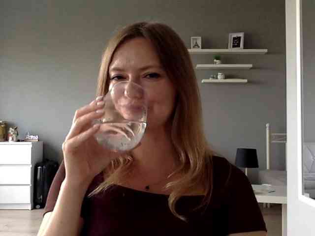 kissMillie webcam