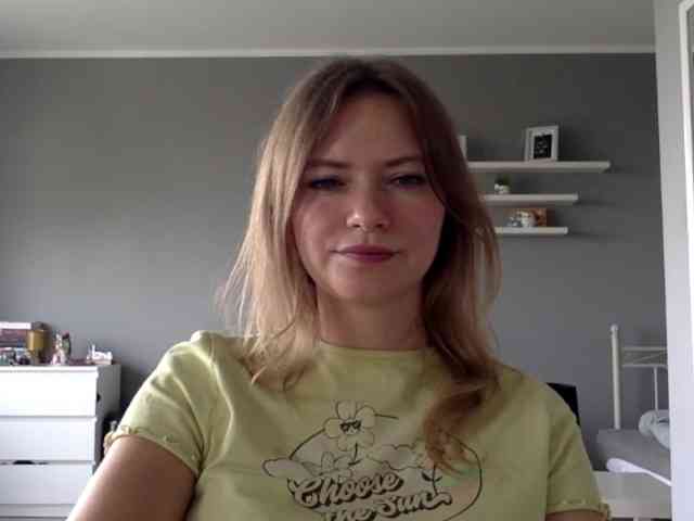 kissMillie webcam