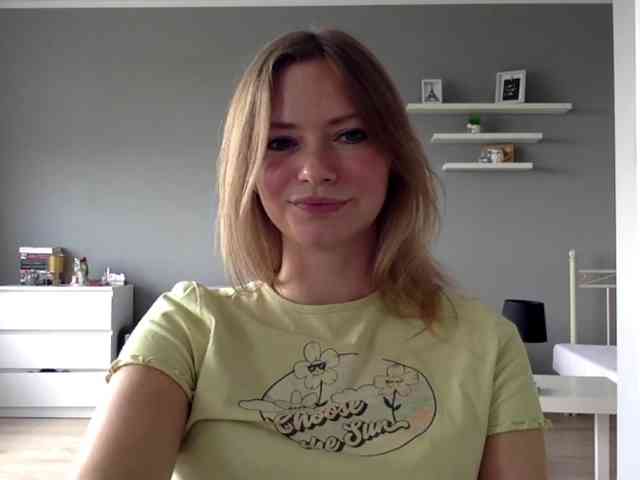 kissMillie webcam