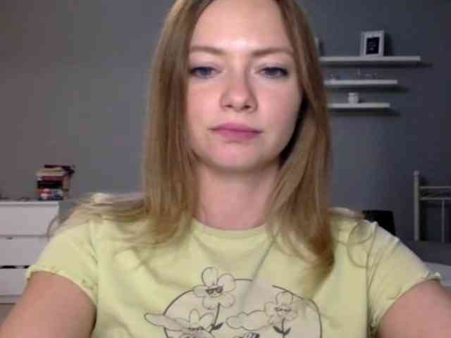 kissMillie webcam