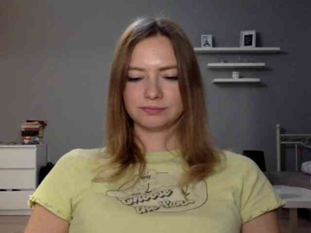 kissMillie webcam