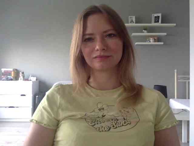 kissMillie webcam
