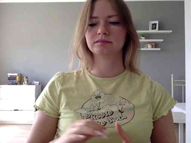 kissMillie webcam