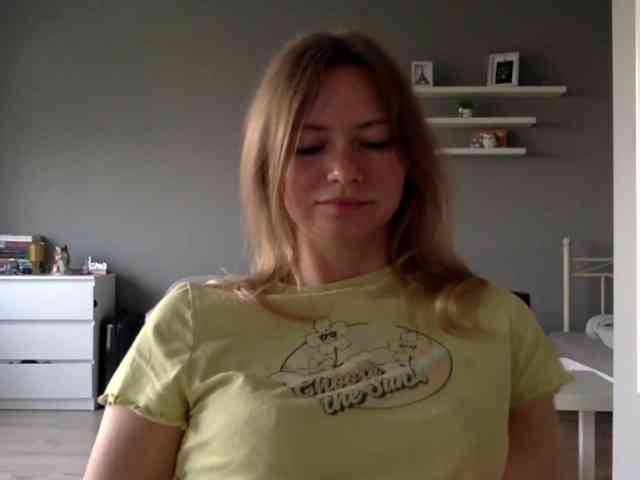 kissMillie webcam