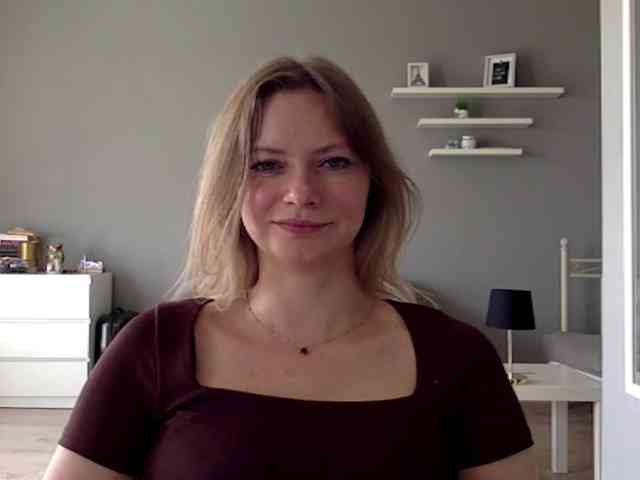 kissMillie webcam